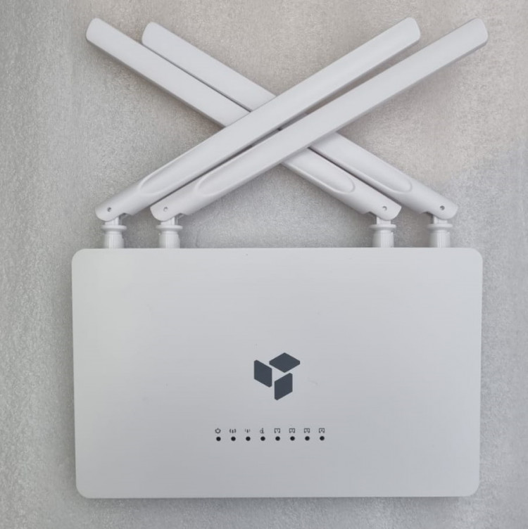 Wi-Fi роутер SNR SNR-CPE-MD2, 2.4 / 5 ГГц (одновременная работа), белый