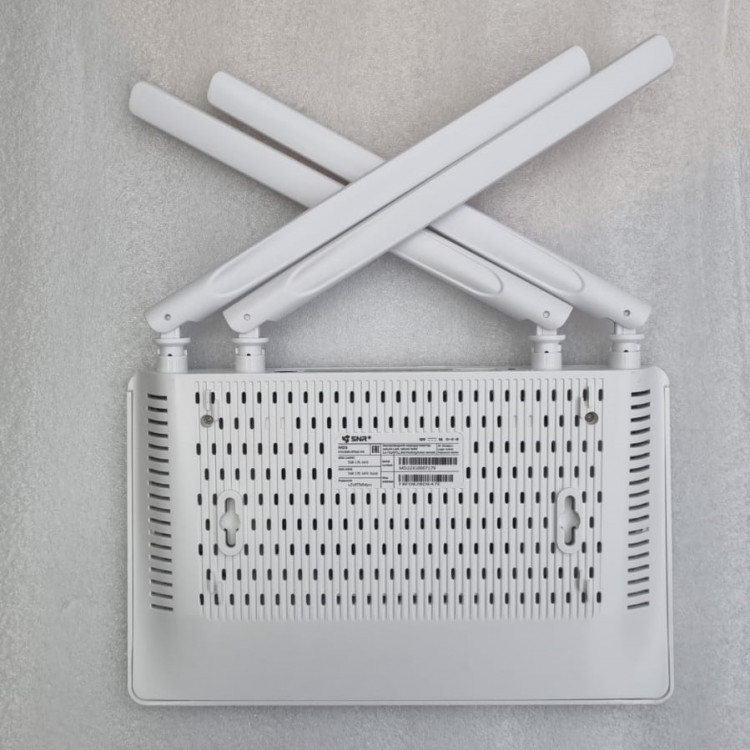 Wi-Fi роутер SNR SNR-CPE-MD2, 2.4 / 5 ГГц (одновременная работа), белый