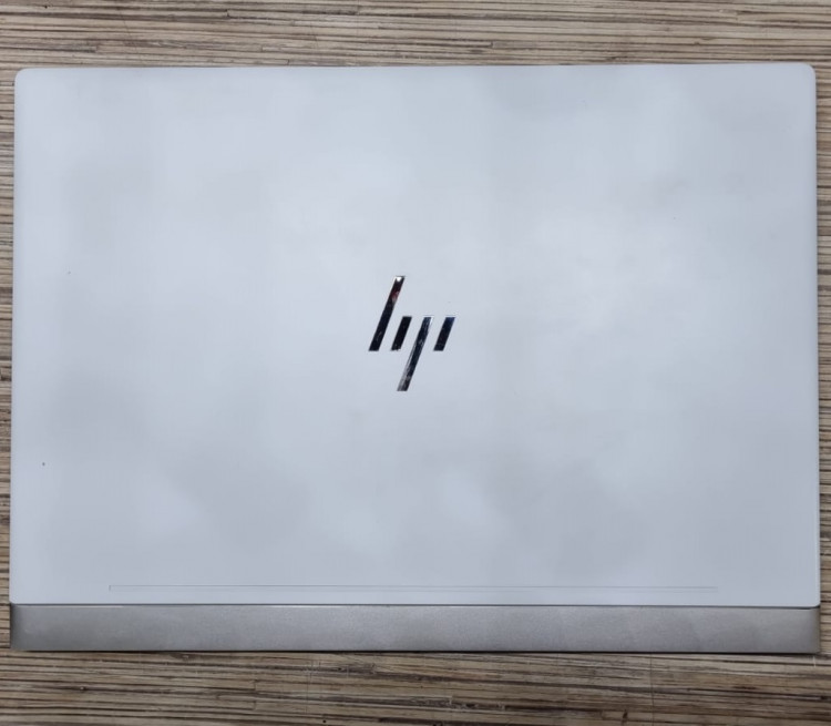 Ноутбук HP Spectre 13-af009ur 2PT12EA, белый