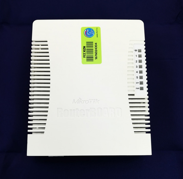 Беспроводной маршрутизатор MikroTik hAP AC RB962UiGS-5HacT2HnT 802.11ac 2.4 и 5ГГц 5xGLAN USB