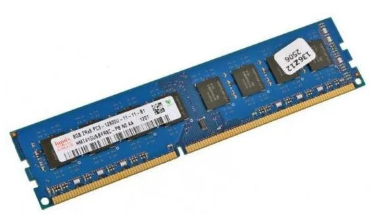 Hynix 4 ГБ DDR3 1600 МГц DIMM CL11 HMT351U6EFR8C-PB