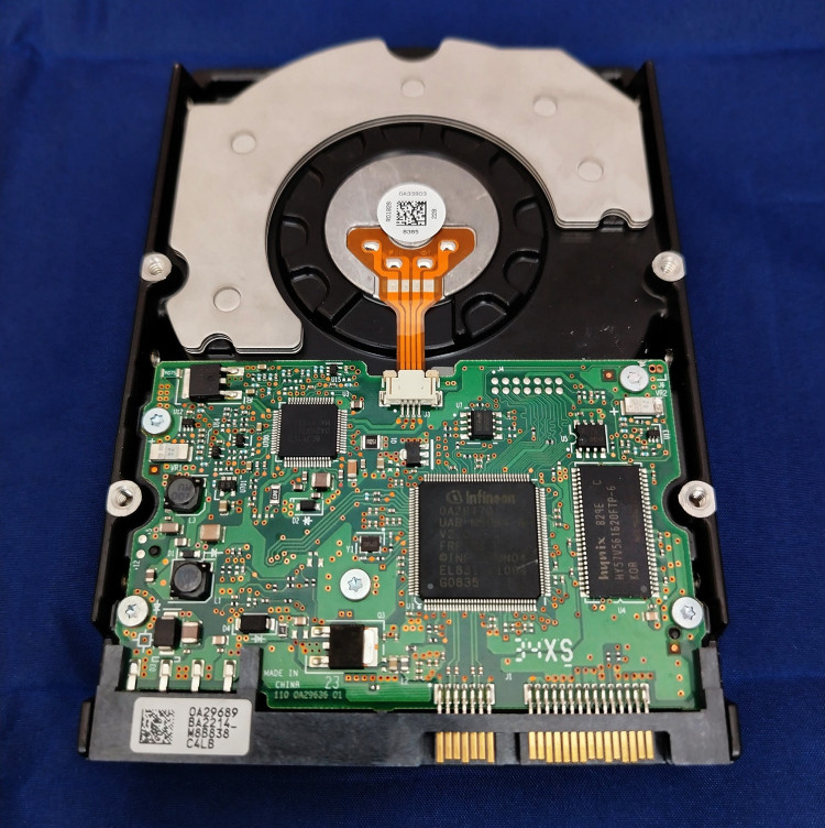 Жесткий диск IBM 1ТБ HUA721010KLA330